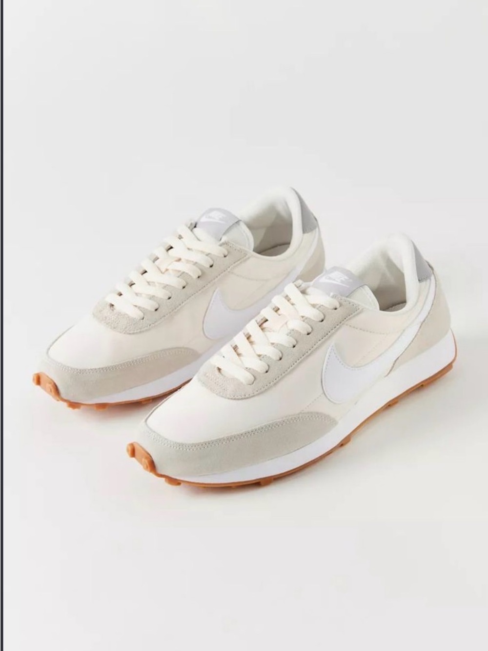 Nike Men’s White & Beige Retro Runner Sneakers